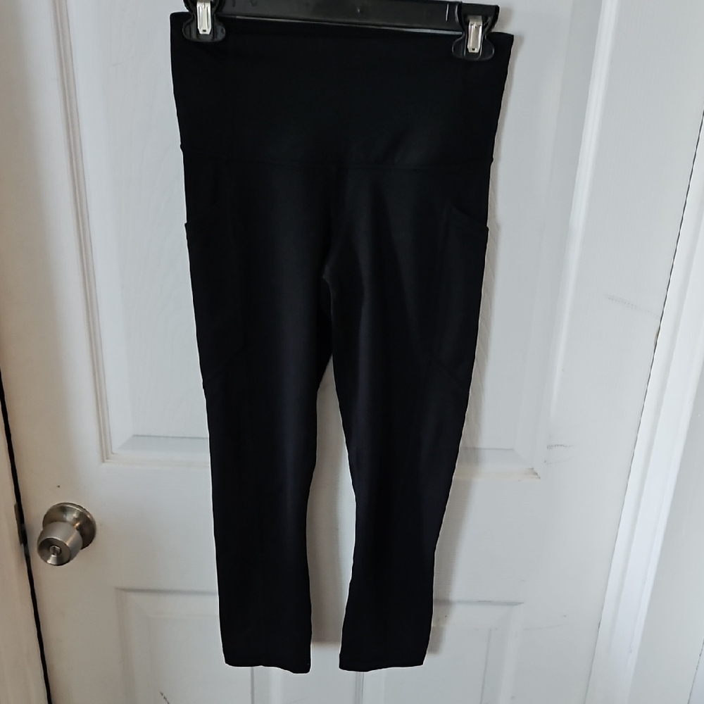 Yogalicious Black Ankle Cropped Pants